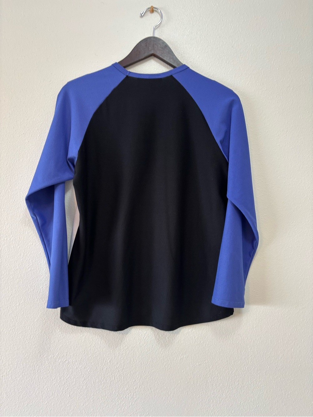 Colorblock Mesh Active Top - Picture 2 of 3
